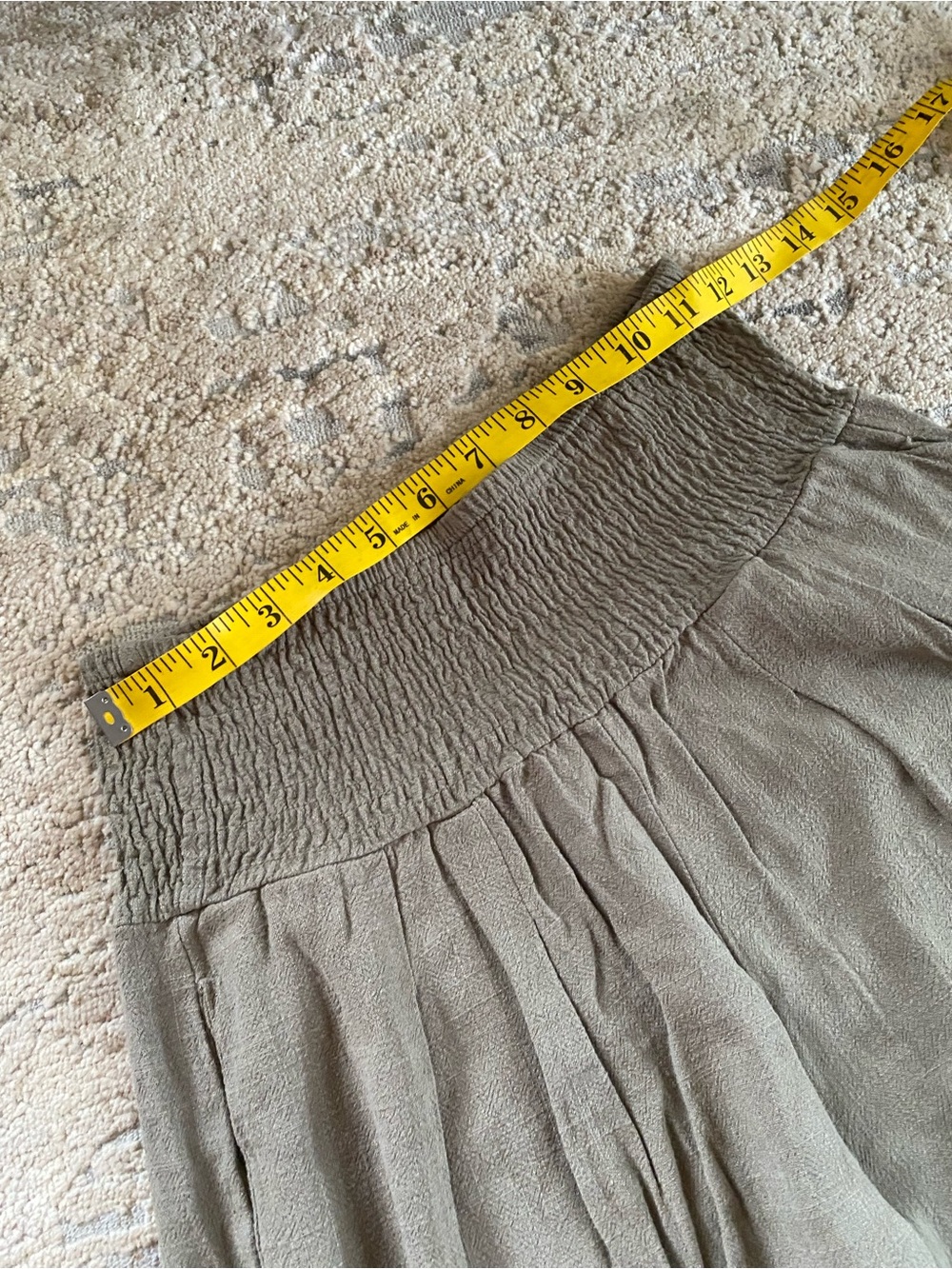 Anrabess Olive Green Wide-Leg Smocked-Waist Linen Pants Cropped Length: Small - Picture 5 of 9